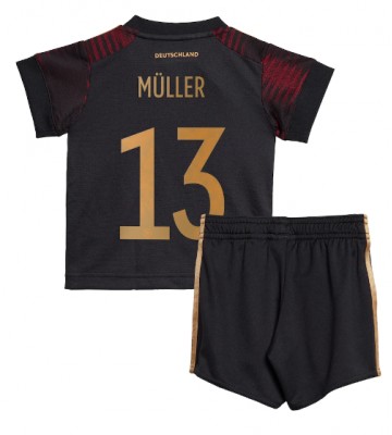 Niemcy Thomas Muller #13 Koszulka Wyjazdowych Dziecięca MŚ 2022 Krótki Rękaw (+ Krótkie spodenki)